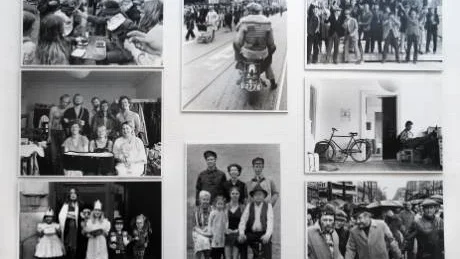 Anders Kratz bilder speglar en tid av liv i kolllektiv och Vietnamdemonstrationer på 70-talet.