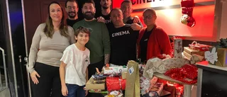 Klappar och mat i överflöd när Sara och Mousa bjöd på julfest