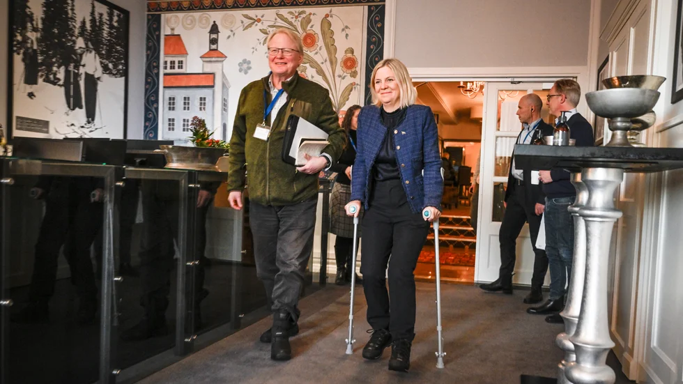 Socialdemokrater. Magdalena Andersson och Peter Hultqvist tog sällskap på Folk och försvar.