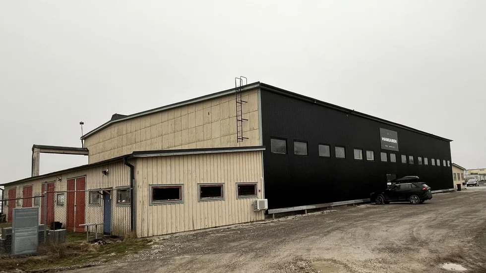 I den gamla flyghangaren i Visby vill Visbygymnasterna flytta in sin verksamhet.