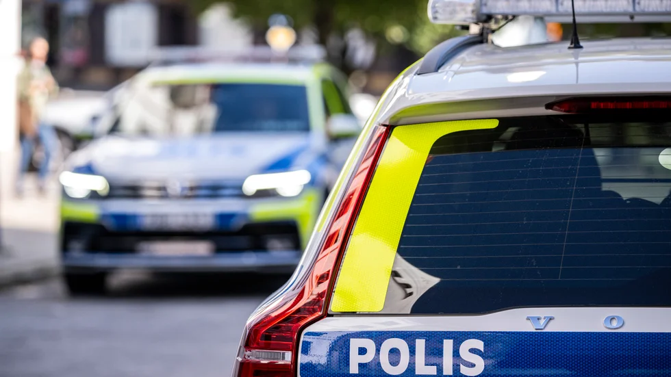 Skribenterna vill att polisen ska kunna agera redan innan ett brott begås.