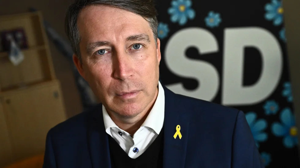 Ordförande i justitieutskottet Richard Jomshof (SD) utreds för brott och har pausat sitt uppdrag.