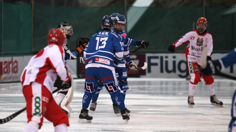IFK Motala spelade 2-2 hemma mot Målilla i december. Nu möts lagen igen i en toppmatch där båda lagen har chans att gå till kval. Följ matchen live på MVT.se.