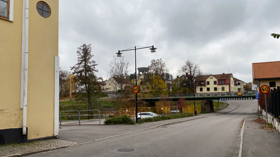 Det var vid det här gula huset i Gamleby som det misstänkta mordförsöket ägde rum.
