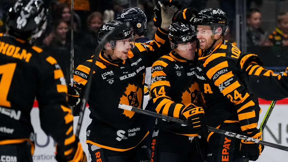Oscar Lindberg och hans Skellefteå AIK besegrade HV71.