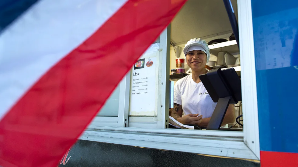 Nyköpingsbon Narimun Wenbap med sin nyöppnade foodtruck Lee's thaimat.