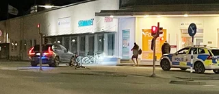 Två män i slagsmål mitt i rusningstid – en till sjukhus