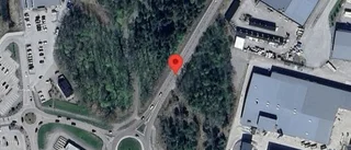 Stopp på väg 972 på grund av olycka med flera fordon