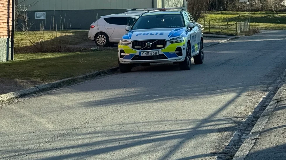 Polis på plats i Tannefors. 