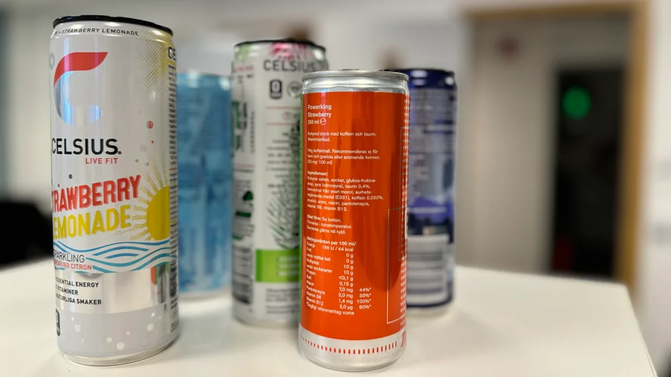 Energidrycker i Sverige har ingen övre gräns för innehållet av koffein. Dryckerna på bilden har inget samband med texten. 