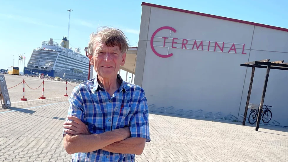 När inte Gunnar Bäck ägnar sig åt bordtennis är det ofta kryssningsresenärer i Visby hamn som han får guida runt om på ön.