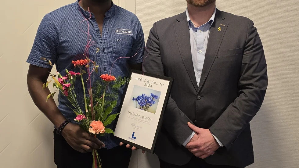 Juicen Rugamba representerade Hej Främling och t.h. Fredrik Hjälte (L) Ordförande Liberalerna Luleå