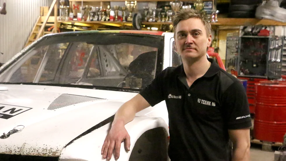 Viktor Johansson, från Älvsbyn, har haft lite stolpe ut i rallycross senaste par säsongerna. Nu tar han ny sats i nya RallyX Euro League, med sikte på att ta hem Europatiteln. "Självklart siktar vi på att vinna hela skiten", säger han.