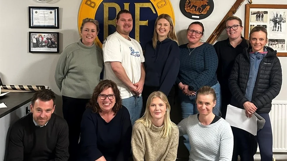 Här är Borensbergs IF:s nya styrelse. Övre raden från vänster: Sara Reinholdsson, Hugo Brandt, Hanna Pahlm, Theresia Österlund, Elin Losand, Anna Ring. Nedre raden från vänster: Christian Lindholm, Anna Andersson, Sara Hindorf Johansson, Elin Borg. Saknas: Fredrik Ljung.