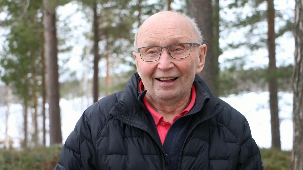 "Det här var nog mitt favoritställe på hela området. Här var jag hela sommaren", säger Anders och kikar ut mot badplatsen.