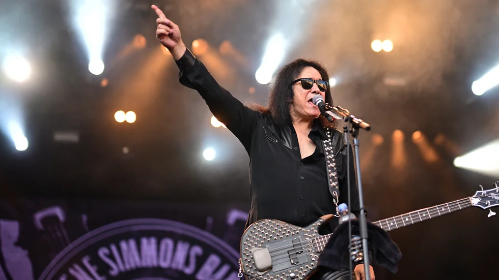 Gene Simmons behöver pengar. Här från Stora scenen på Liseberg i juli förra året.