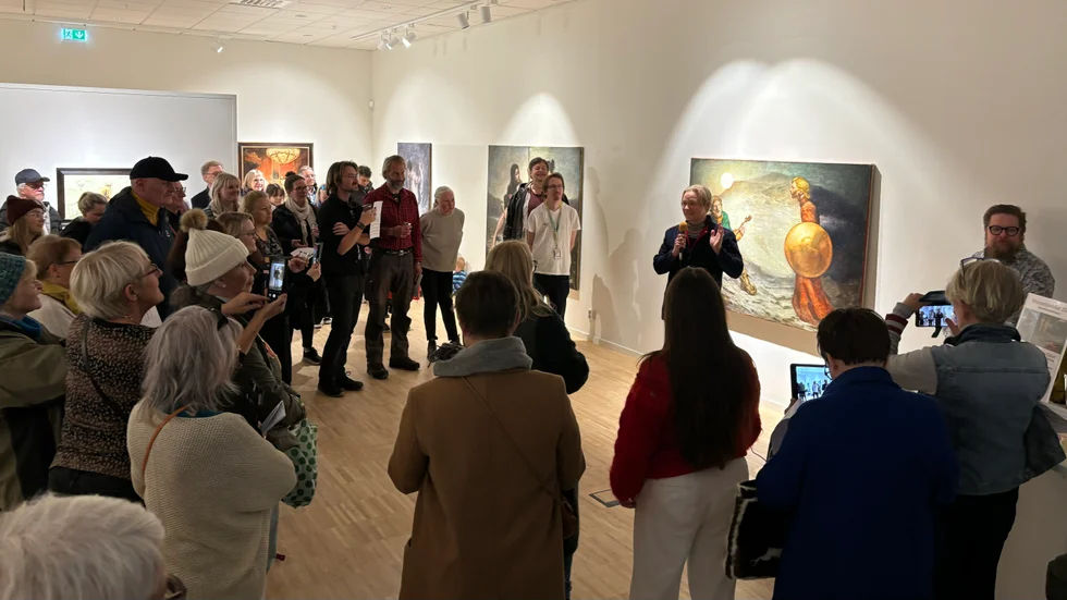 Med en välbesökt vernissage öppnades utställningen. 