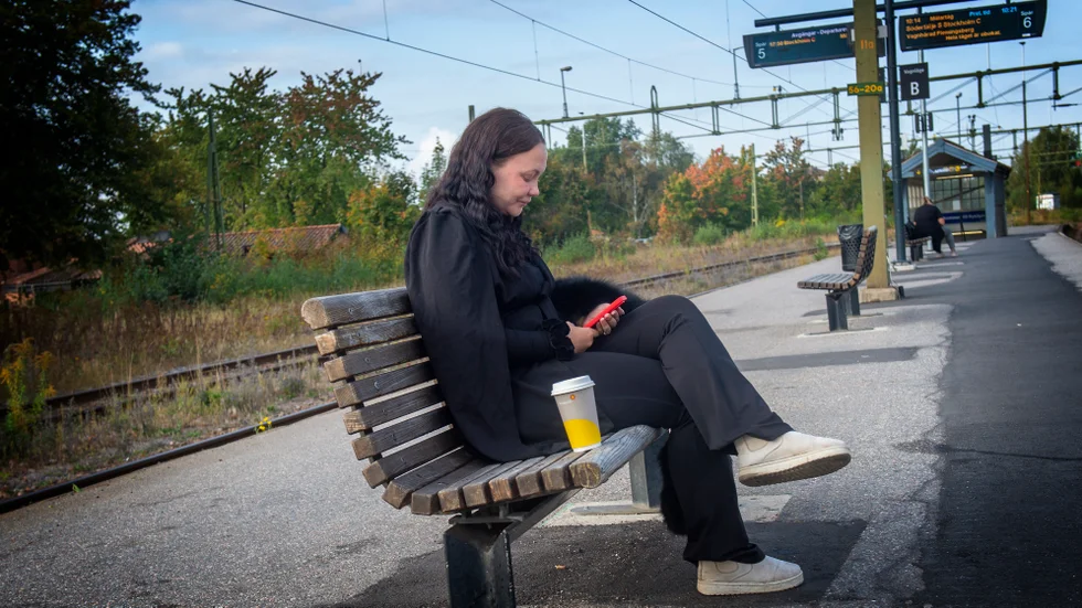 Linnéa Borell åker regelbundet tåg mellan Nyköping och Stockholm. Oftast går det bra, tycker hon.