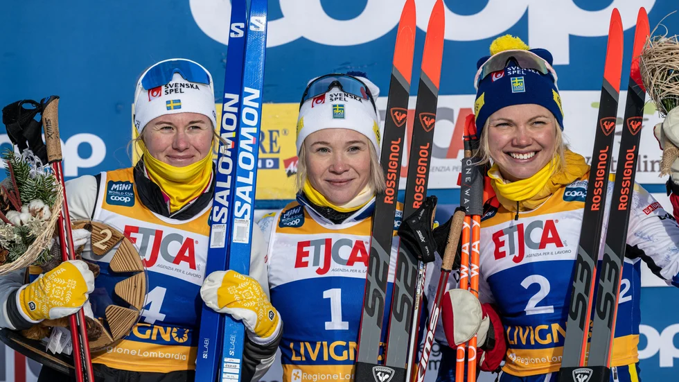 Pallen i indviduella sprinten blev helsvensk med från vänster Maja Dahlqvist, 2:a, Falun Borlänge, Jonna Sundling, Piteå Elit, vann och hennes klubbkompis Emma Ribom blev trea.