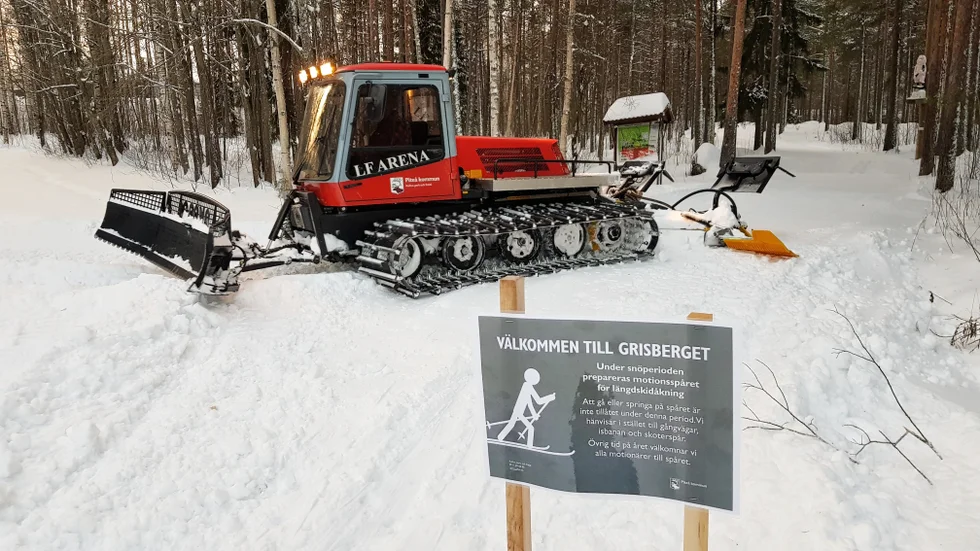 Kommunens pistmaskin, som används främst på Grisberget, har havererat. Det gjorde även den nya pistmaskinen på Lindbäcksstadion strax före jul. (Arkivbild)