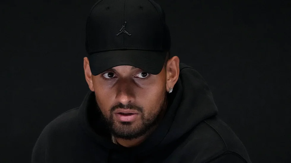 Australiens Nick Kyrgios kommer inte att spela i Australian Open, till följd av en knäskada.