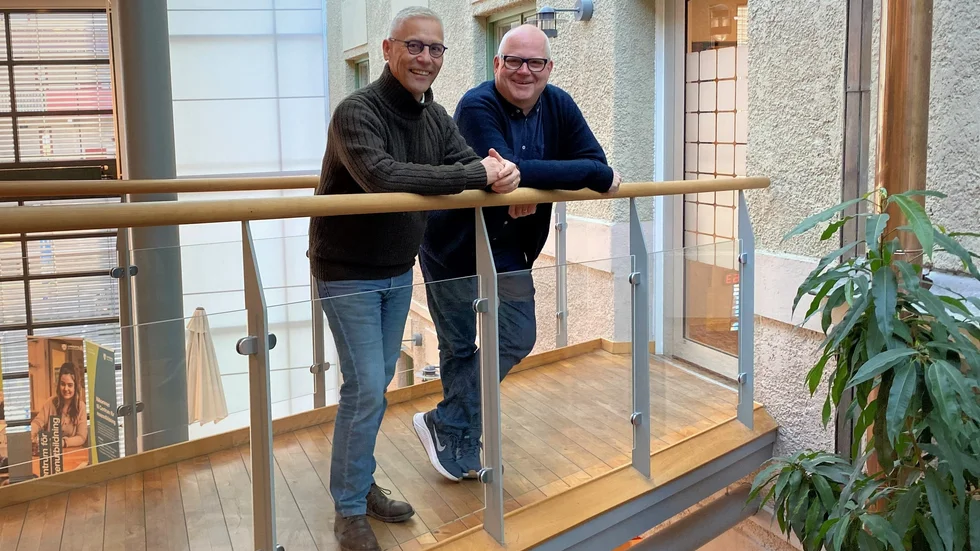Lars Tomasson, förbundsstrateg på Prostatacancerförbundet tillsammans med förbundets generalsekreterare Olov Berggren, hoppas att fler, under mustaschmånaden, får upp ögonen för hur viktig frågan om prostatacancer är.