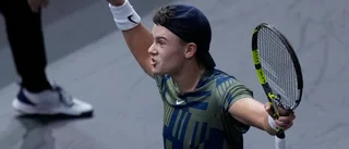 Tonårsstjärnan Rune slog Djokovic i Paris