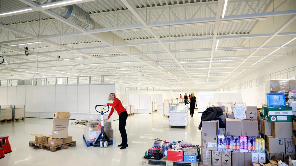 På bara tre veckor ska en helt ny butik byggas upp med hyllor, kassasystem och varor. Camilla Callerstad berättar att hon har handplockat de totalt 15 personer som hon är chef för och jobbar med.