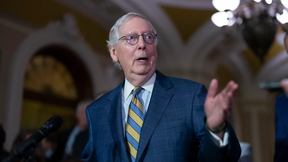 Republikanernas ledare i senaten, Mitch McConnell, vårdas på sjukhus. Arkivbild.