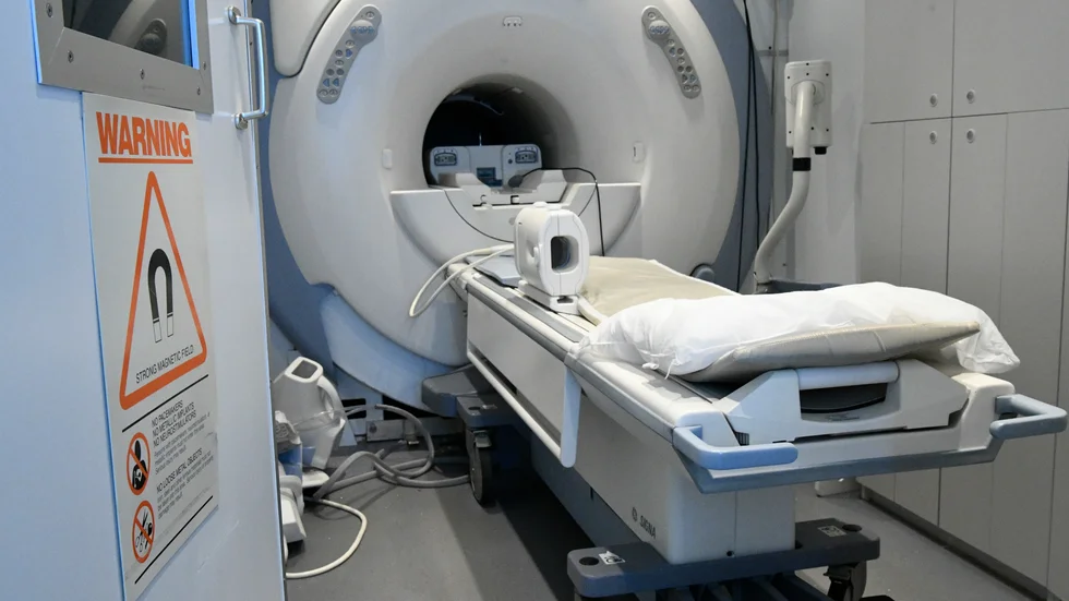 I väntan på magnetkameraundersökning blev en man i 80-årsåldern utan både mat och sina ordinarie mediciner, vilket bedöms ha bidragit till att han senare avled. Arkivbild.