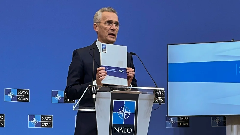 Generalsekreterare Jens Stoltenberg presenterar Natos årsrapport för 2022 på Natohögkvarteret i Bryssel.