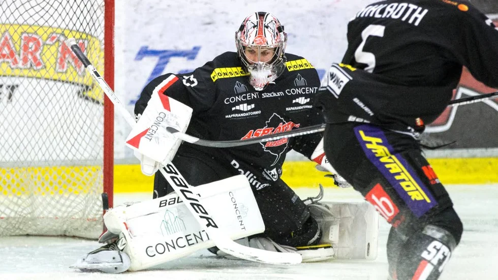 Muren i buren. Ronan Quemener höll nollan för andra matchen i rad när Asplöven vann i sudden.