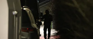 Nationella bombskyddet vid husrannsakan i villa