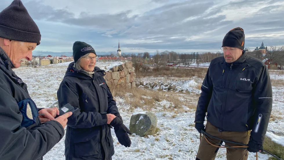 Sören Axelsson, Bodil Axelsson och Stanley Pettersson bor alla i närheten av Kungsladugården och var hemma natten då branden härjade. "Jag cyklade hit när jag såg elden. Fyfan vad det brann", säger Sören Axelsson.