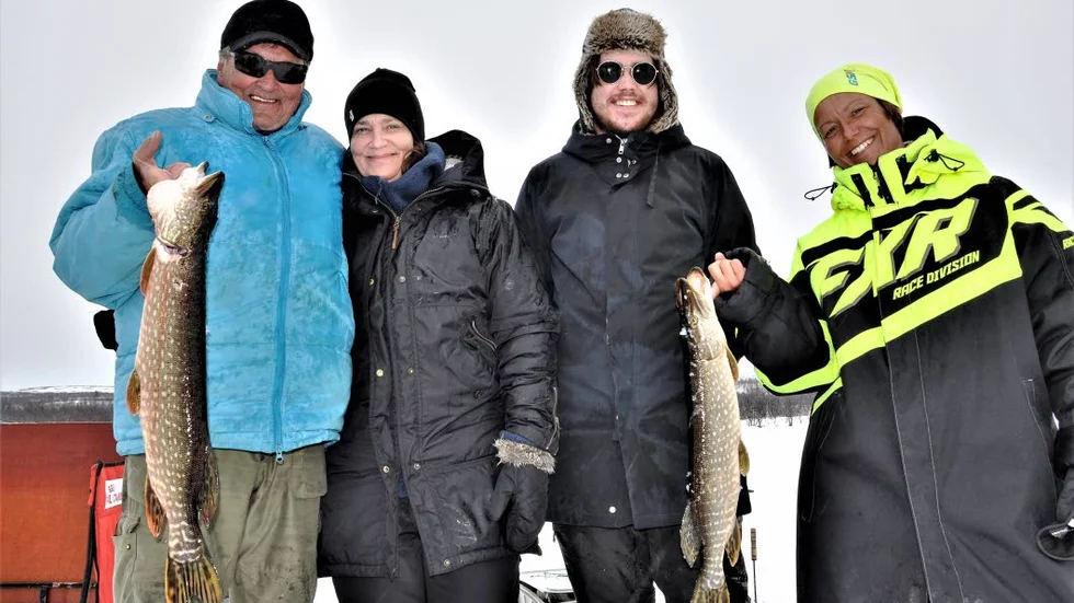 Det segrande laget från ­Tabmokjaure, Björn Lundqvist, Carina Forsman, ­sonen Olle, och kompisen           Lotta Lindberg-Persson.