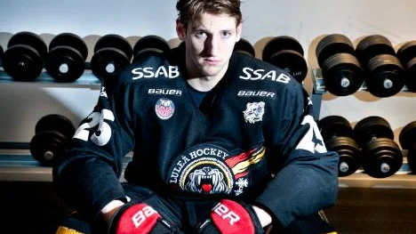 Vikten av vikten. Anton                                           Hedman handplockades till Luleå Hockey efter fjolårets kvartsfinalfiasko mot AIK. Nu ska han visa vad hans 96 kilo betyder.