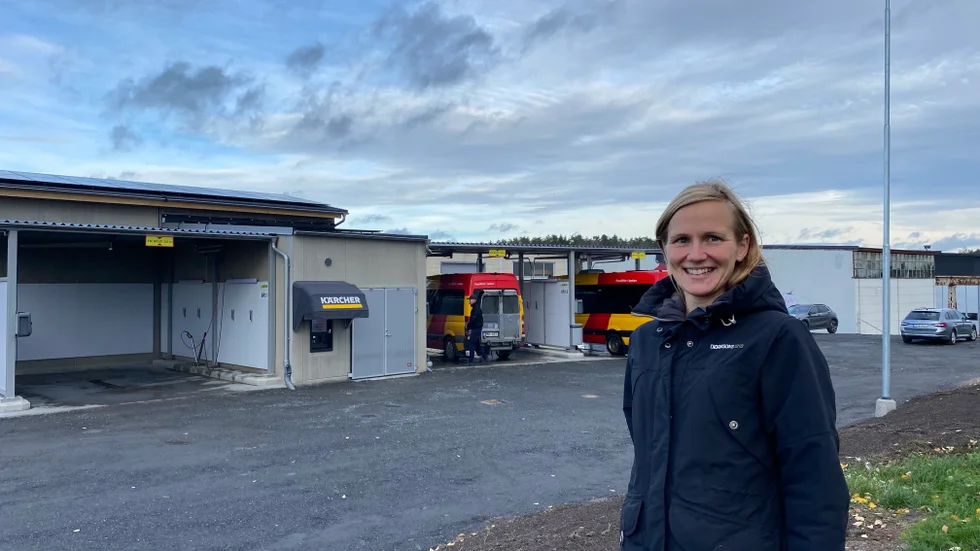 Denise Westerholm, Gamleby taxi & buss vd, har planer på att vara på plats vid biltvätten vissa eftermiddagar och kvällar framöver. Då tänker hon berätta vilka tvättsteg som är lämpliga beroende på hur smutsig bilen är och att de som kommer och tvättar bilen inte bör använda egna bilprodukter.