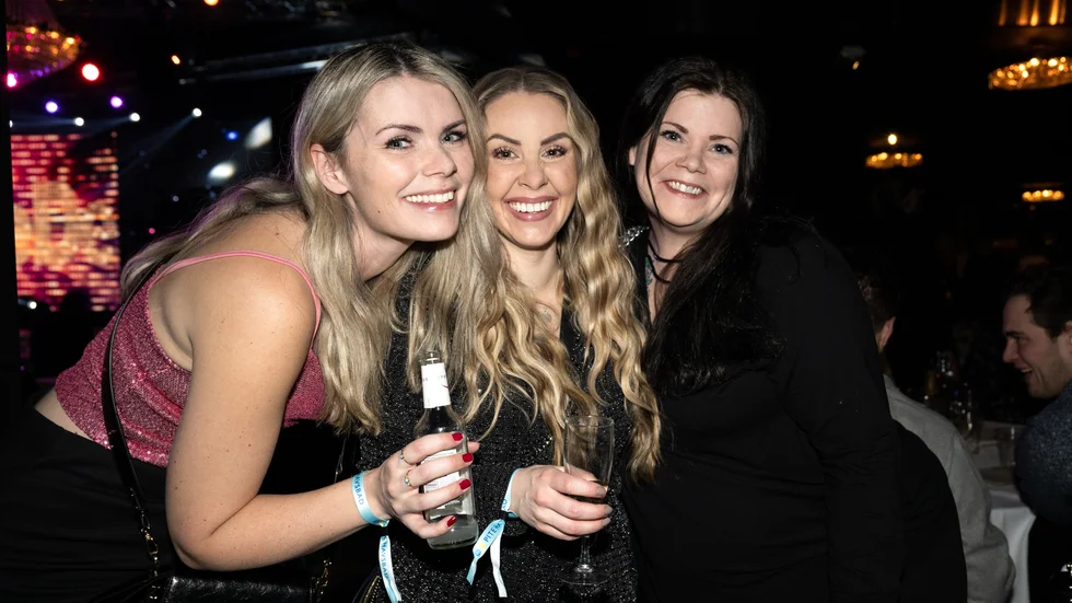 Erica Bergman, Sara Eriksson och Rebecka Bergman såg fram emot att se på livemusik och umgås. "Vi ska se Krutov spela, dansa och ha roligt", säger Rebecka Bergman.