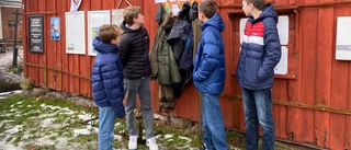 Vill du vara snäll – häng din jacka här ▪ Motalaeleven: "Folk ska inte behöva frysa"