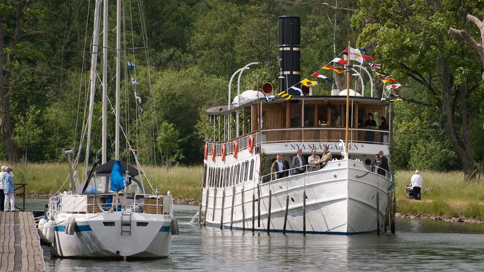 Göta kanal söker 100 sommarjobbare för att arbeta längst med kanalen.