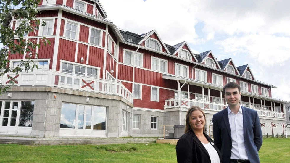 FRAMTIDSPLANER. Sofi Holmgren och Dimitry Kuzhelko, Grand Arctic, vill satsa mer turismen i Överkalix.