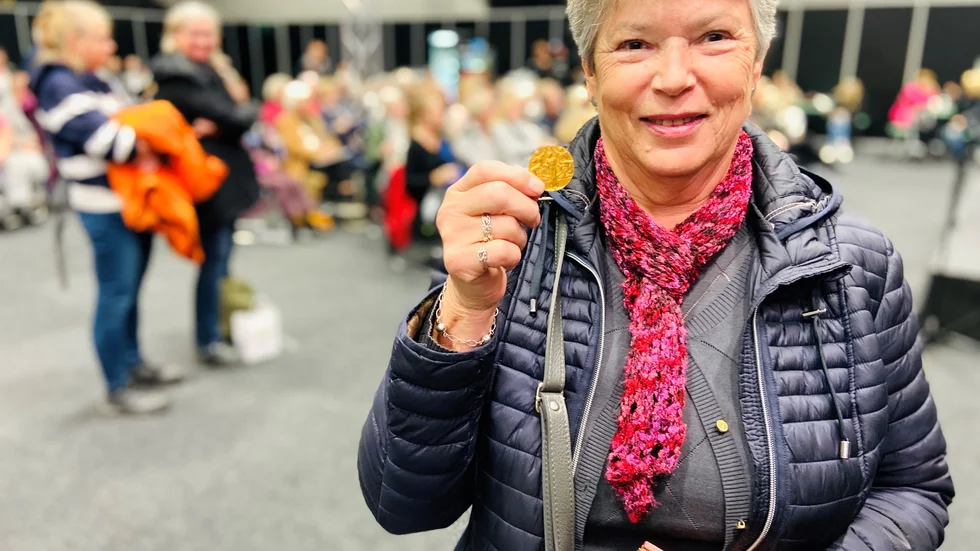 Elisabeth Nilsson kom till värderingen med en guldmedalj från OS i Stockholm 1912 i handen. "Min farfar red hem den med svenska hopplandslaget. Det är inte så viktigt vad den är värd men jag är väldigt glad att jag fick ärva den. Farfar bodde i Göteborg och dog 1946 så jag hann aldrig träffa honom."