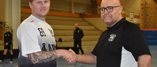 Innebandyprofilen presenterad som tränare – för lokala fotbollslaget: "Helt nytt för mig"