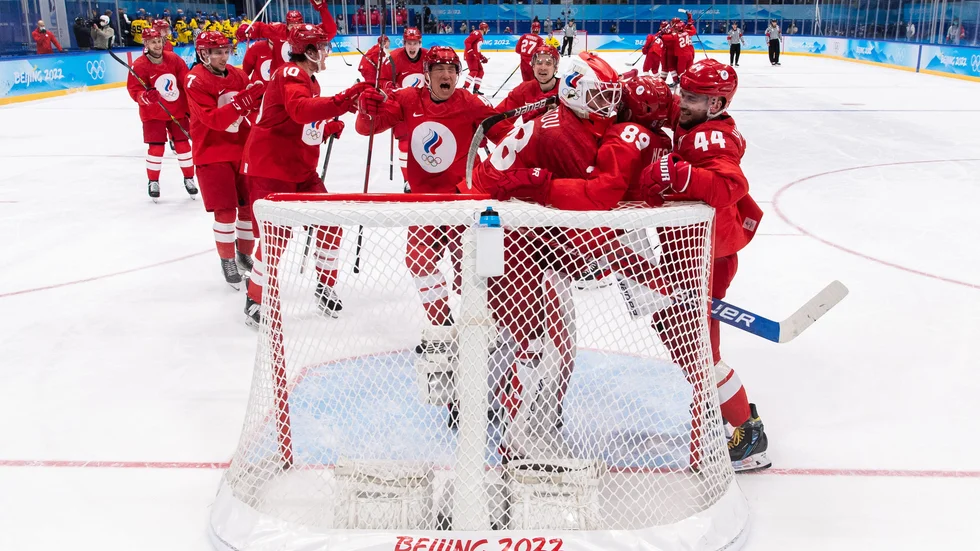Skribenten funderar över krig, kriser och ishockey.