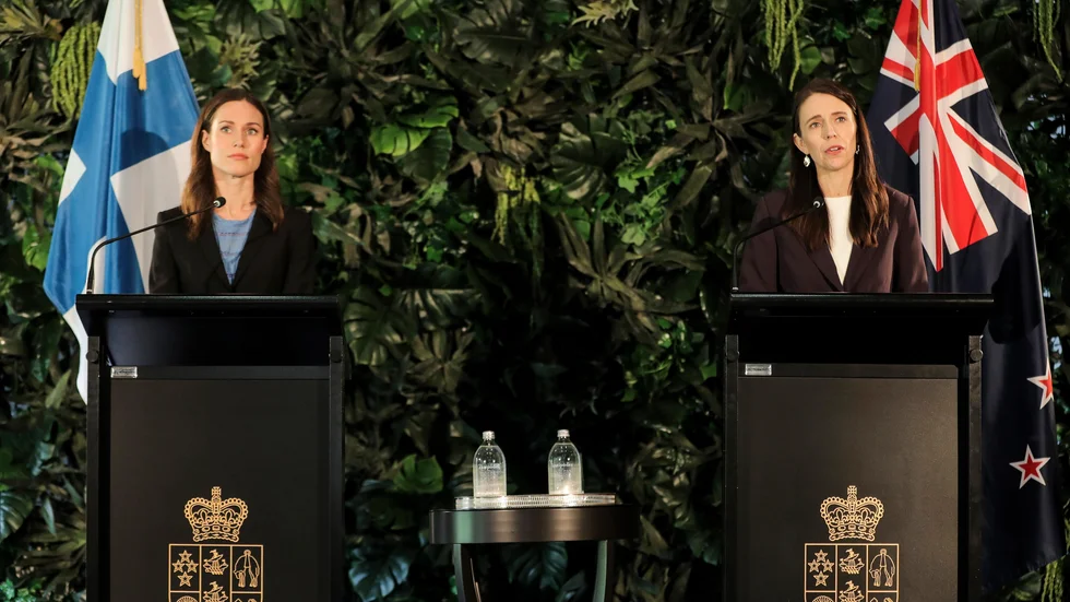 Finlands statsminister Sanna Marin och Nya Zeelands premiärminister Jacinda Ardern. 