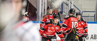 Bakslaget: Skyttekungen och nyckelspelare i Piteå Hockey är sjuka – junioren flygs ner till match