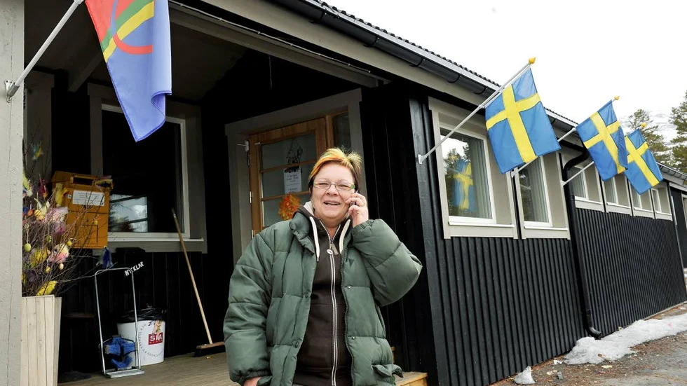Hallå! Hallå! Inger Junkka, företagare i Stora Sjöfallet, har inte alltid kontakt med omvärlden på grund av dålig täckning.