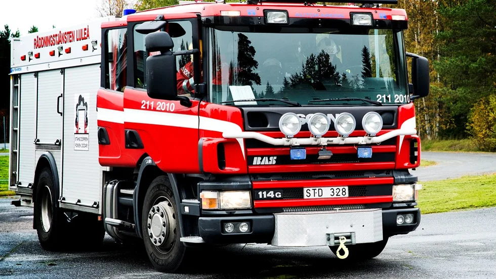 Brand, övning, brandmän, räddningstjänsten, brandbil, rökdykare