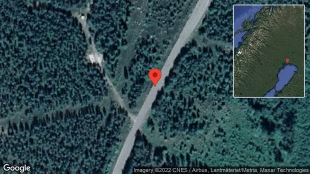 Stopp på väg 734 på grund av singelolycka med en personbil