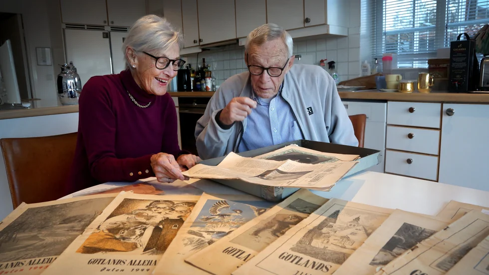 Jane och Lasse Ek hittade GA:s jultidningar från gårdens tidigare ägare på vinden i När. Att börja läsa dem är farligt, tiden rusar lätt iväg.